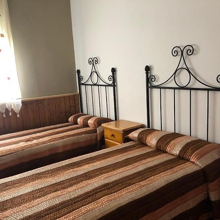 Alojamiento Noe 阿罗约弗里奥 外观 照片